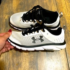 UA tennis shoes